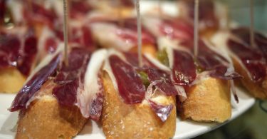 tapas met iberico ham