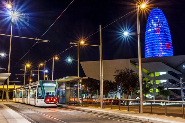 tram bij torre glories