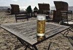 bier op het strand