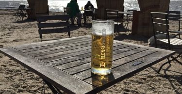 bier op het strand