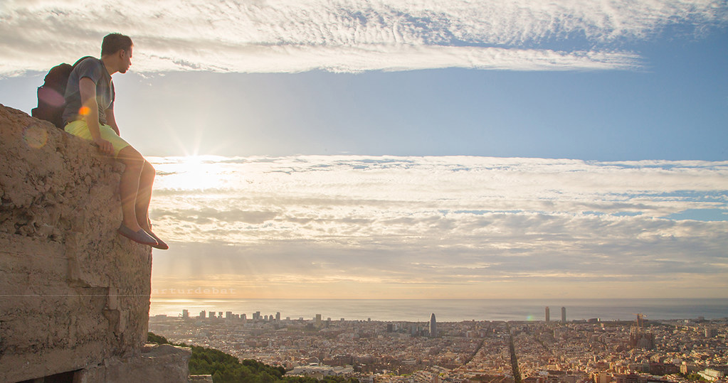 man bij bunkers el carmel barcelona