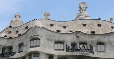 casa mila van gaudi in barcelona