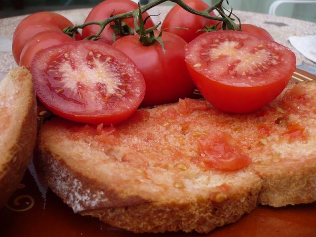 brood met tomaat