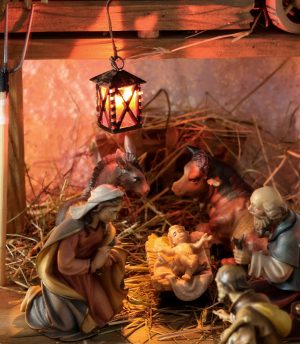 kerststal met jezus in kribbe