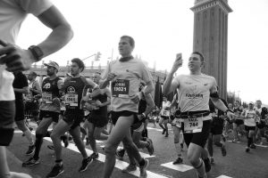 hardlopers tijdens marathon barcelona