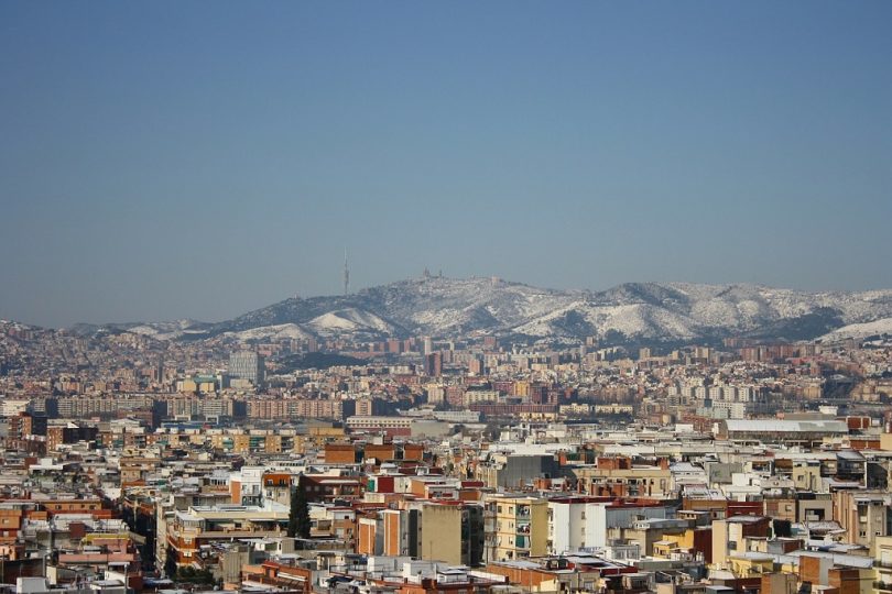 sneeuw op de bergen rond barcelona