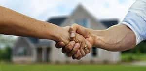hand schudden voor huis