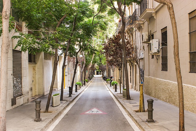niet parkeren in smal straatje in barcelona