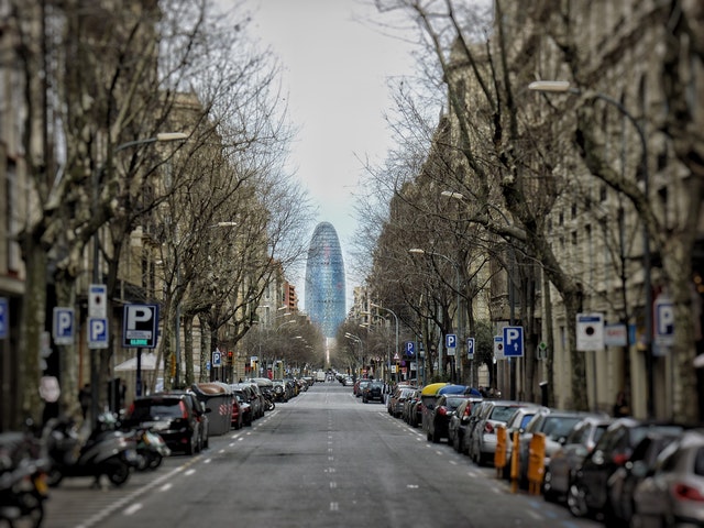 torre glories aan einde straat