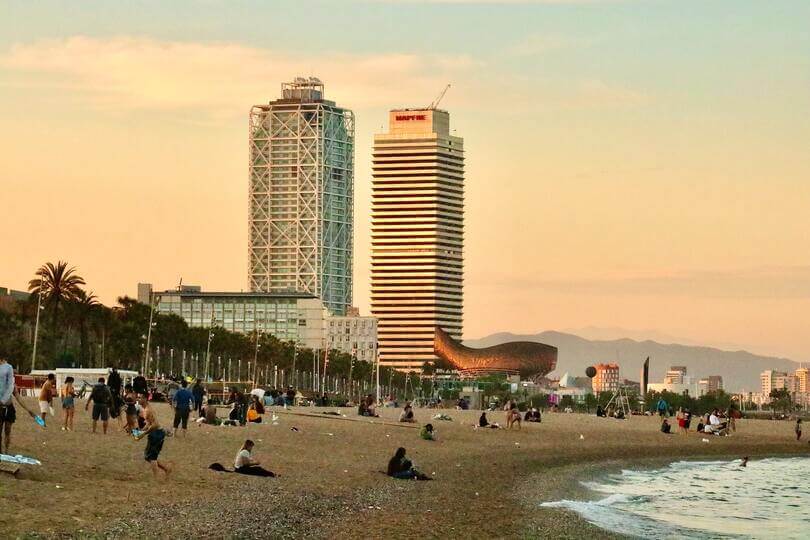 mapfre torens aan kust barcelona